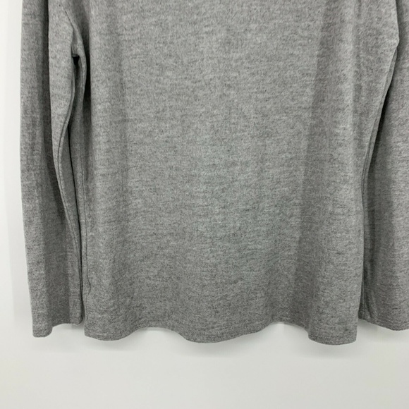 Chaser Gray Cozy Heart Arrow Graphic Sweater - Picture 9 of 9